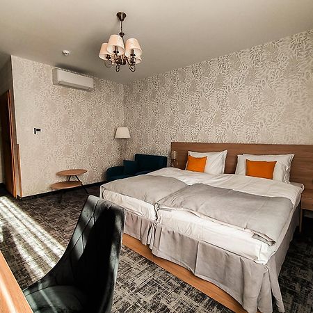 Sztuka Smaku - Restauracja I Hotelik Swidnica  Bagian luar foto