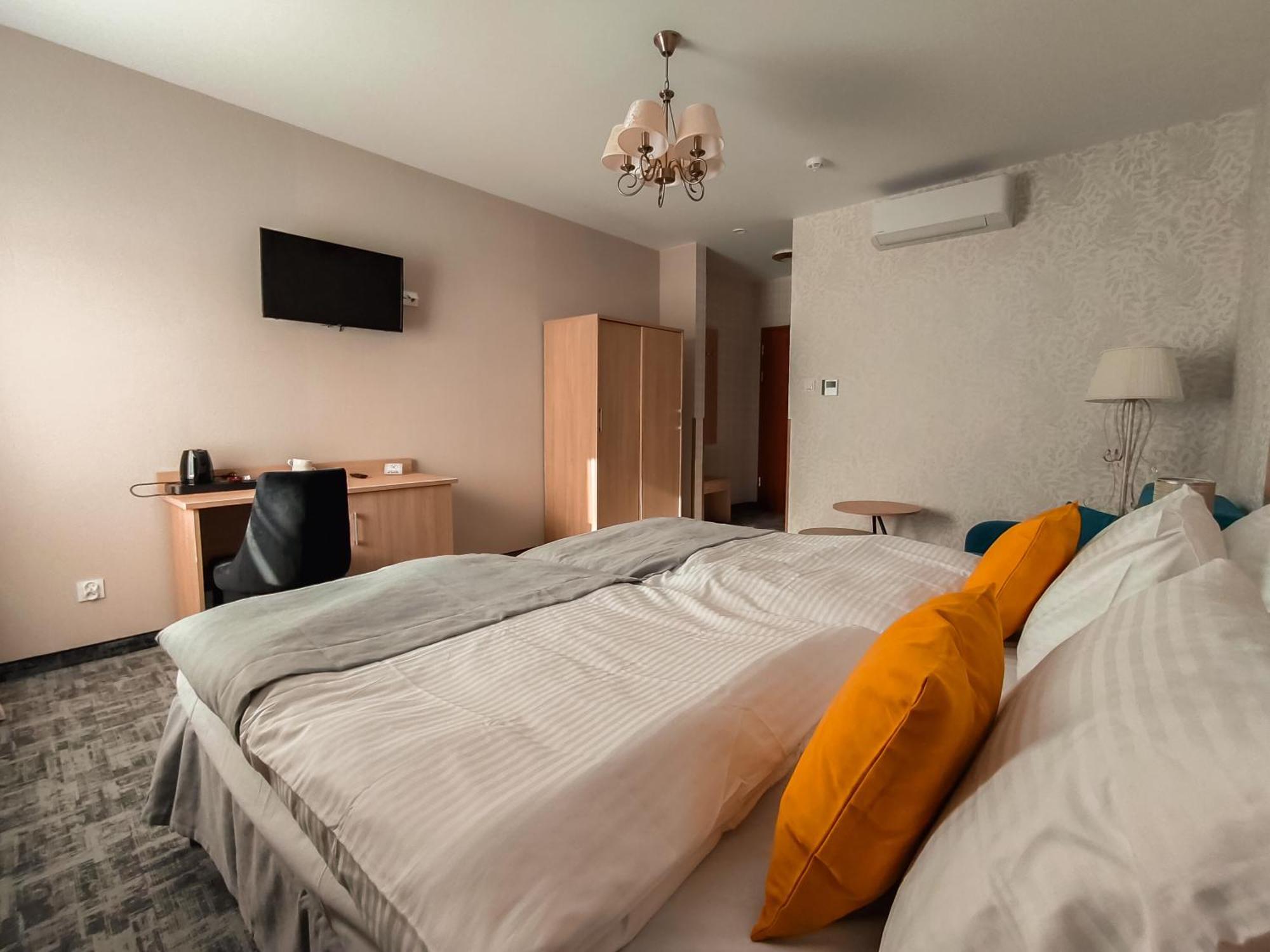 Sztuka Smaku - Restauracja I Hotelik Swidnica  Bagian luar foto